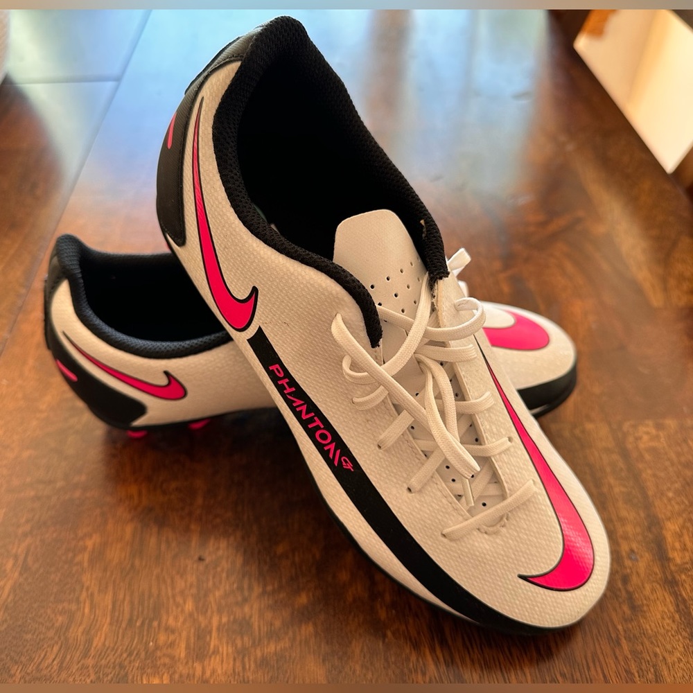Youth Nike soccer cleats, size 5.5Y